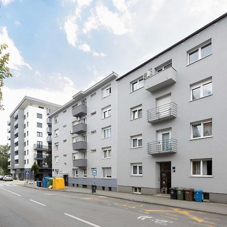 Appartement Bright And Modern Studio Near City Center à Zagreb Extérieur photo