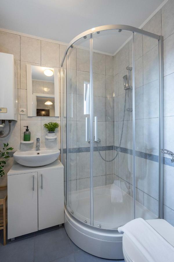 Appartement Bright And Modern Studio Near City Center à Zagreb Extérieur photo